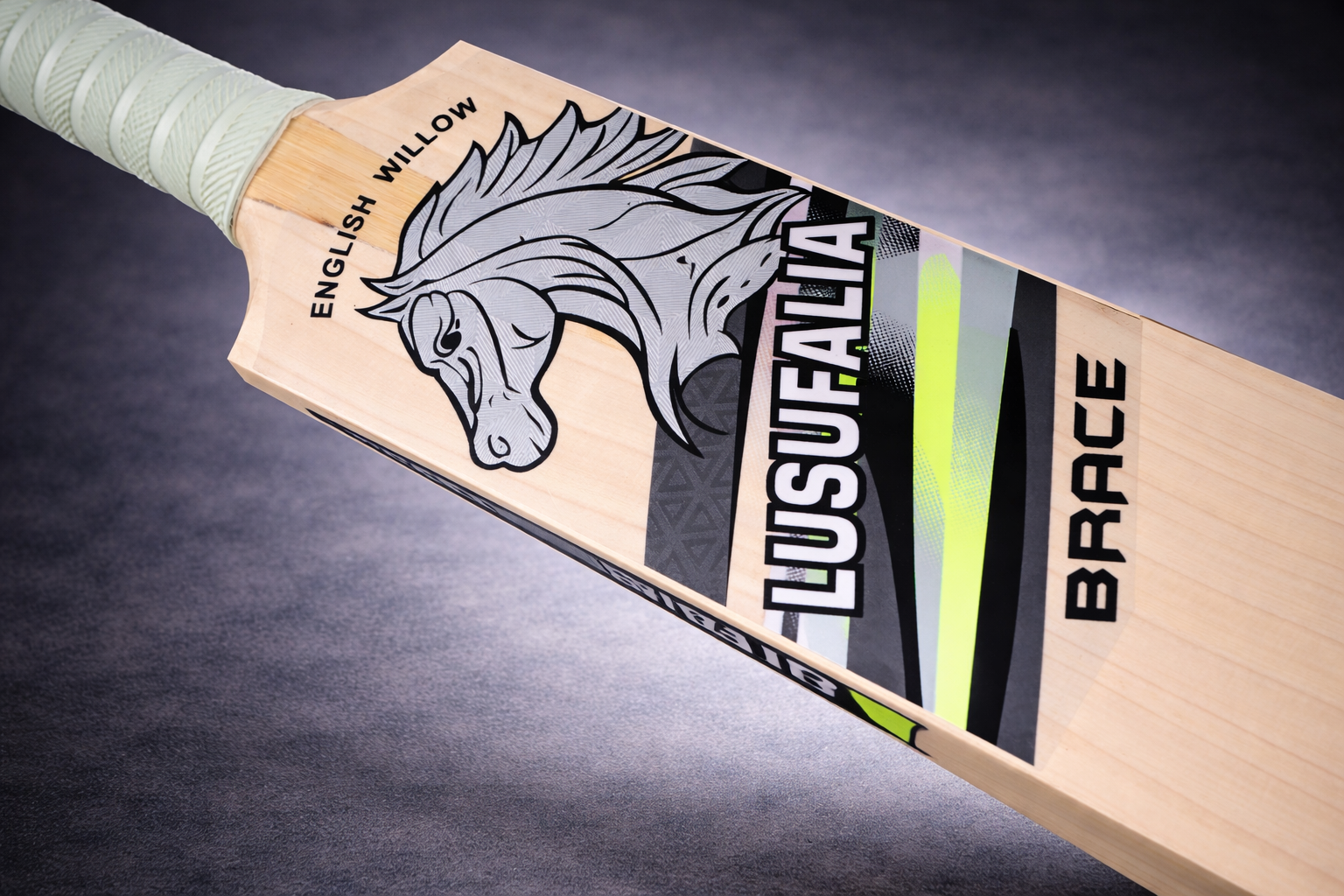 Cricket Bat BRACE 1.0 by Lusufalia – Lightweight Power & Control Edition